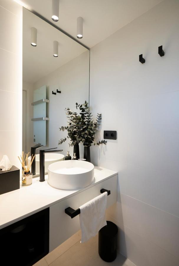 Aloha Apartamentos - Primera Linea De Playa - Vista Al Mar بينالماذينا المظهر الخارجي الصورة
